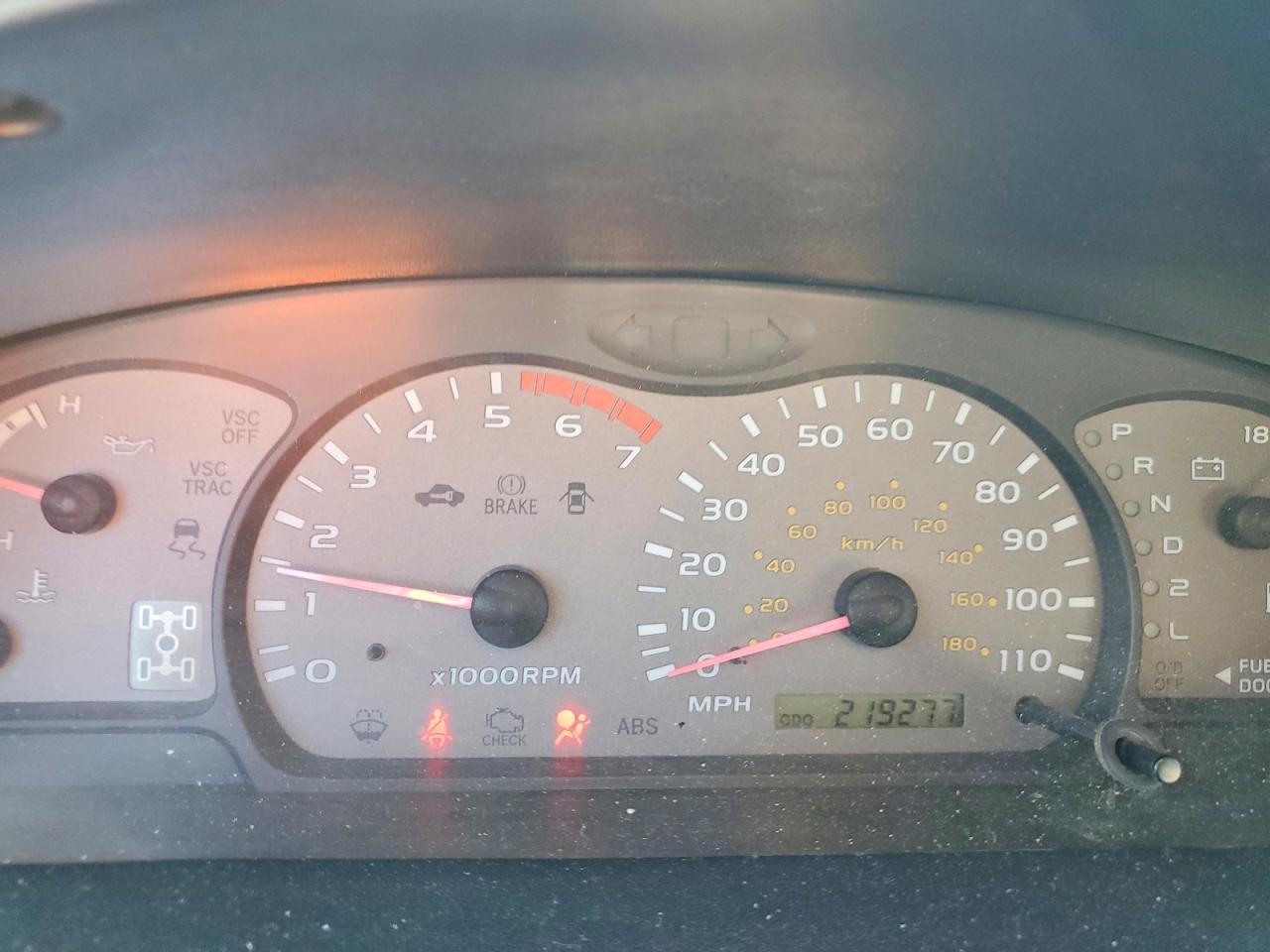 2001 TOYOTA SEQUOIA SR5 photo 9