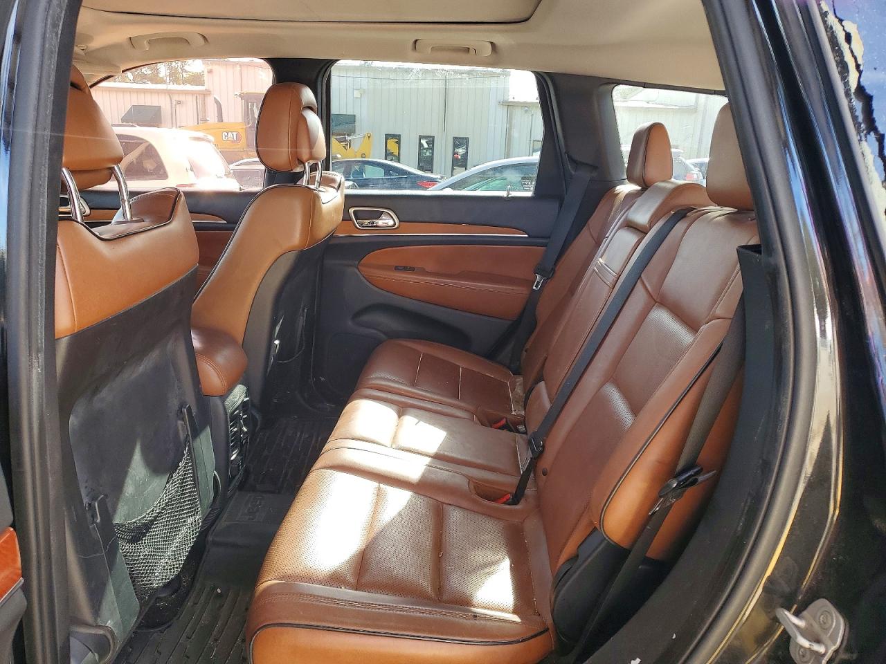 2011 JEEP GRAND CHEROKEE OVERLAND photo 11