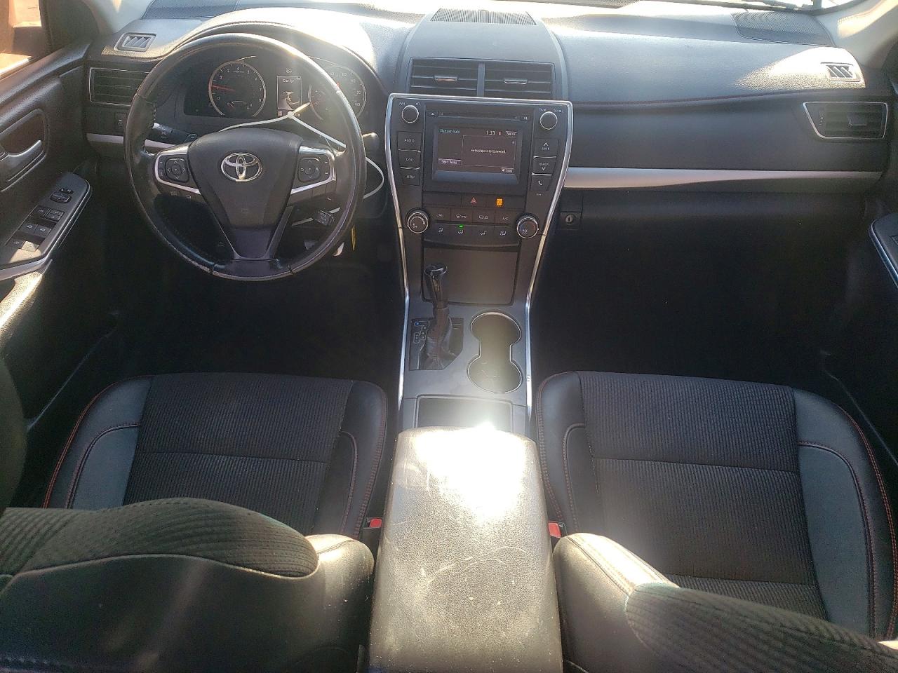 2016 TOYOTA CAMRY LE photo 8
