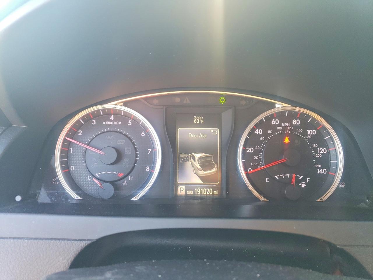 2016 TOYOTA CAMRY LE photo 9