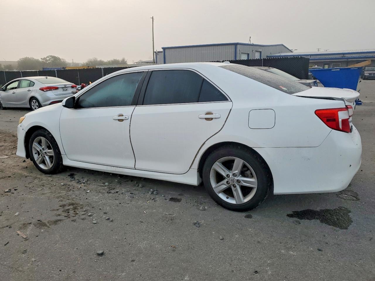 2013 TOYOTA CAMRY L photo 2