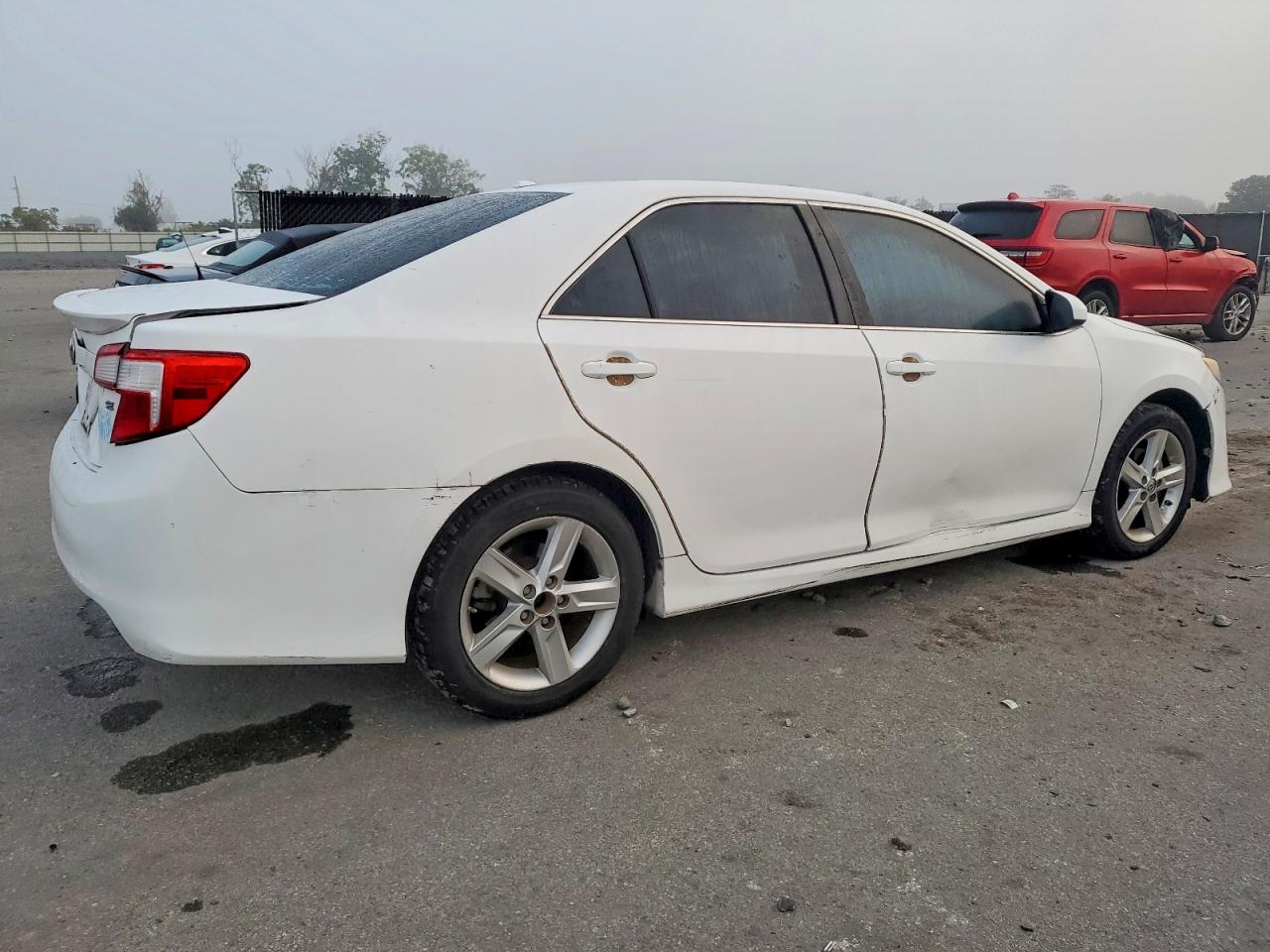 2013 TOYOTA CAMRY L photo 3