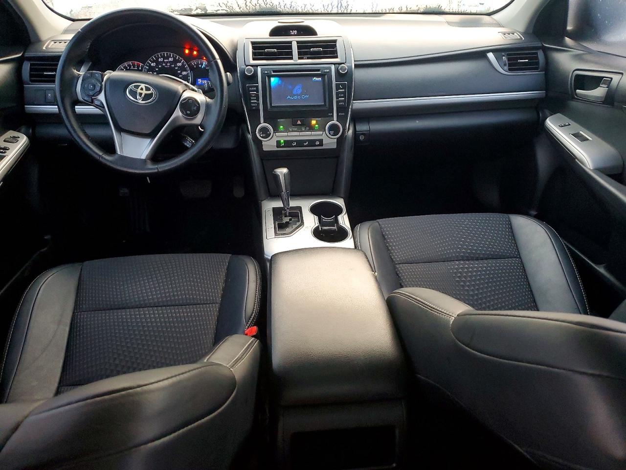 2013 TOYOTA CAMRY L photo 8
