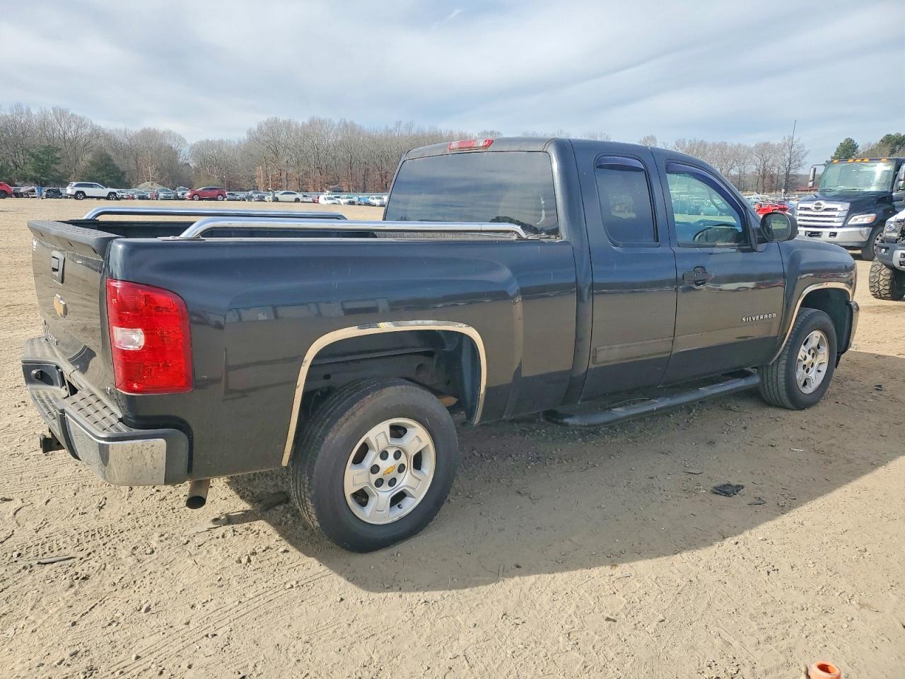 2009 CHEVROLET SILVERADO C1500 LT photo 3