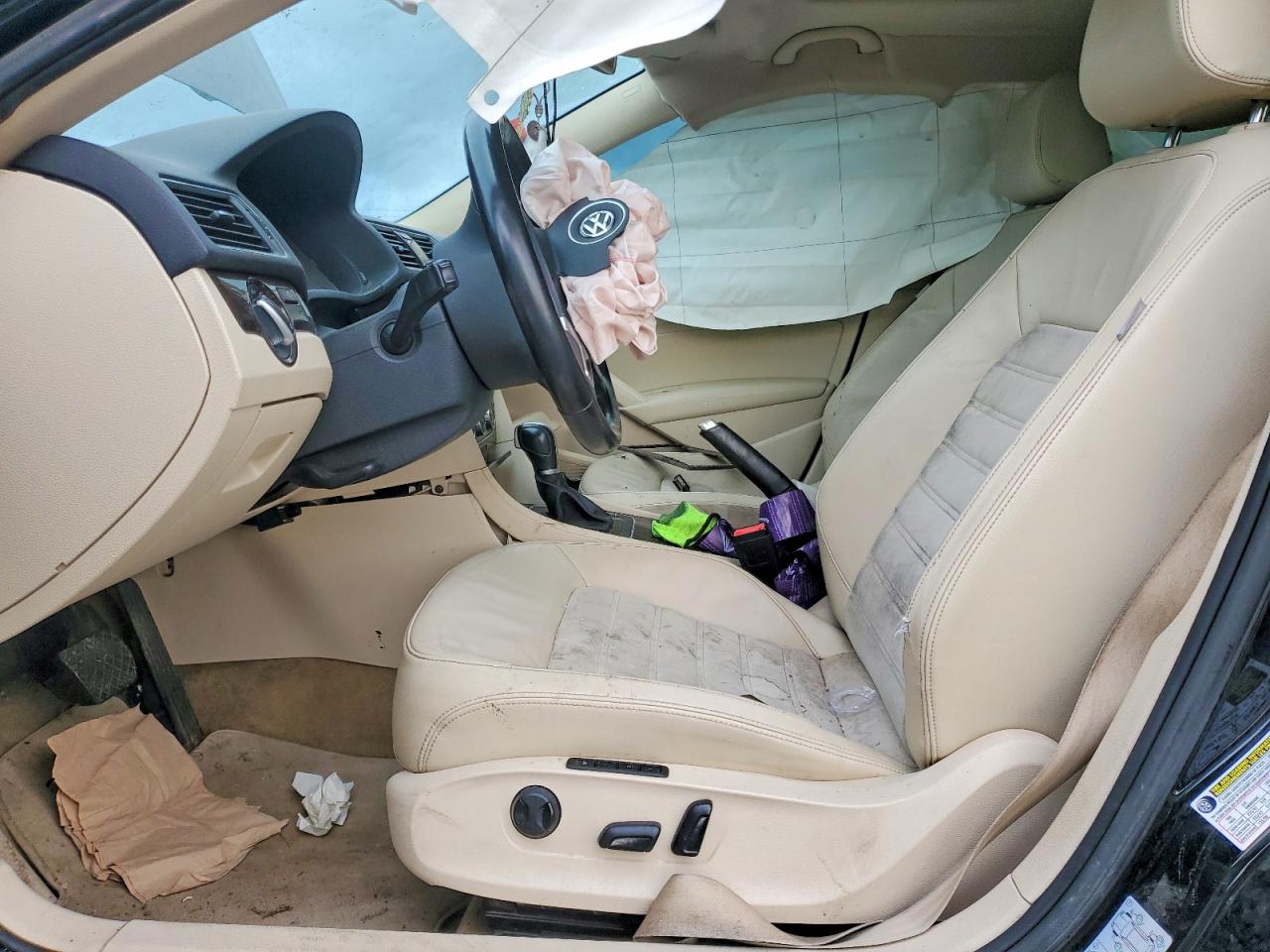 2014 VOLKSWAGEN PASSAT SEL photo 13