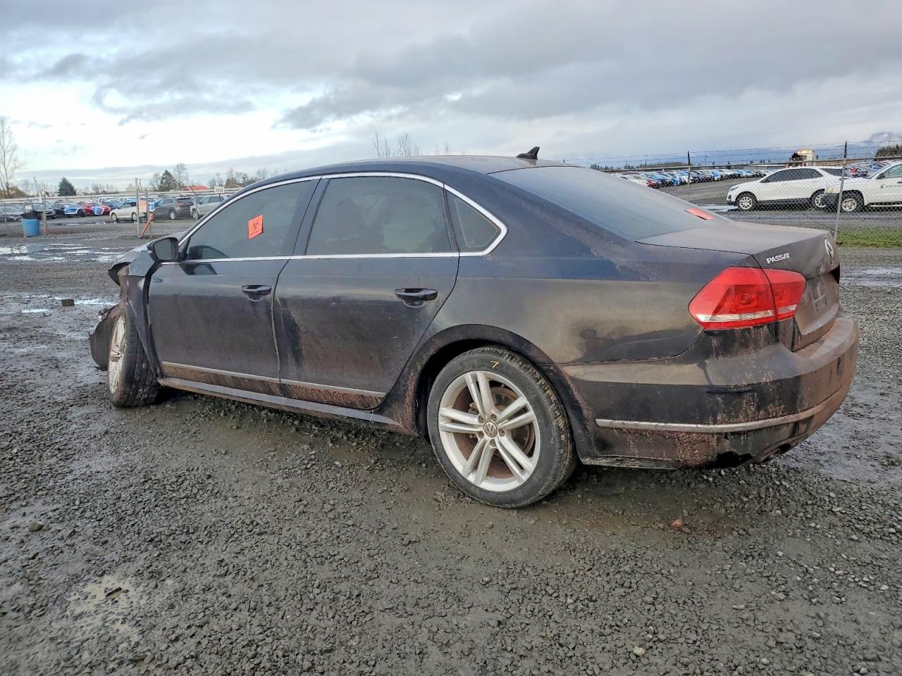 2014 VOLKSWAGEN PASSAT SEL photo 3