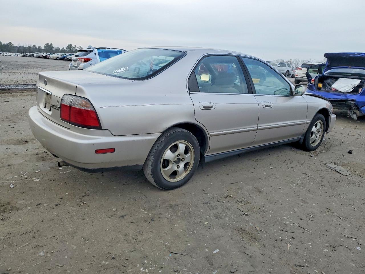 1997 HONDA ACCORD SE photo 3