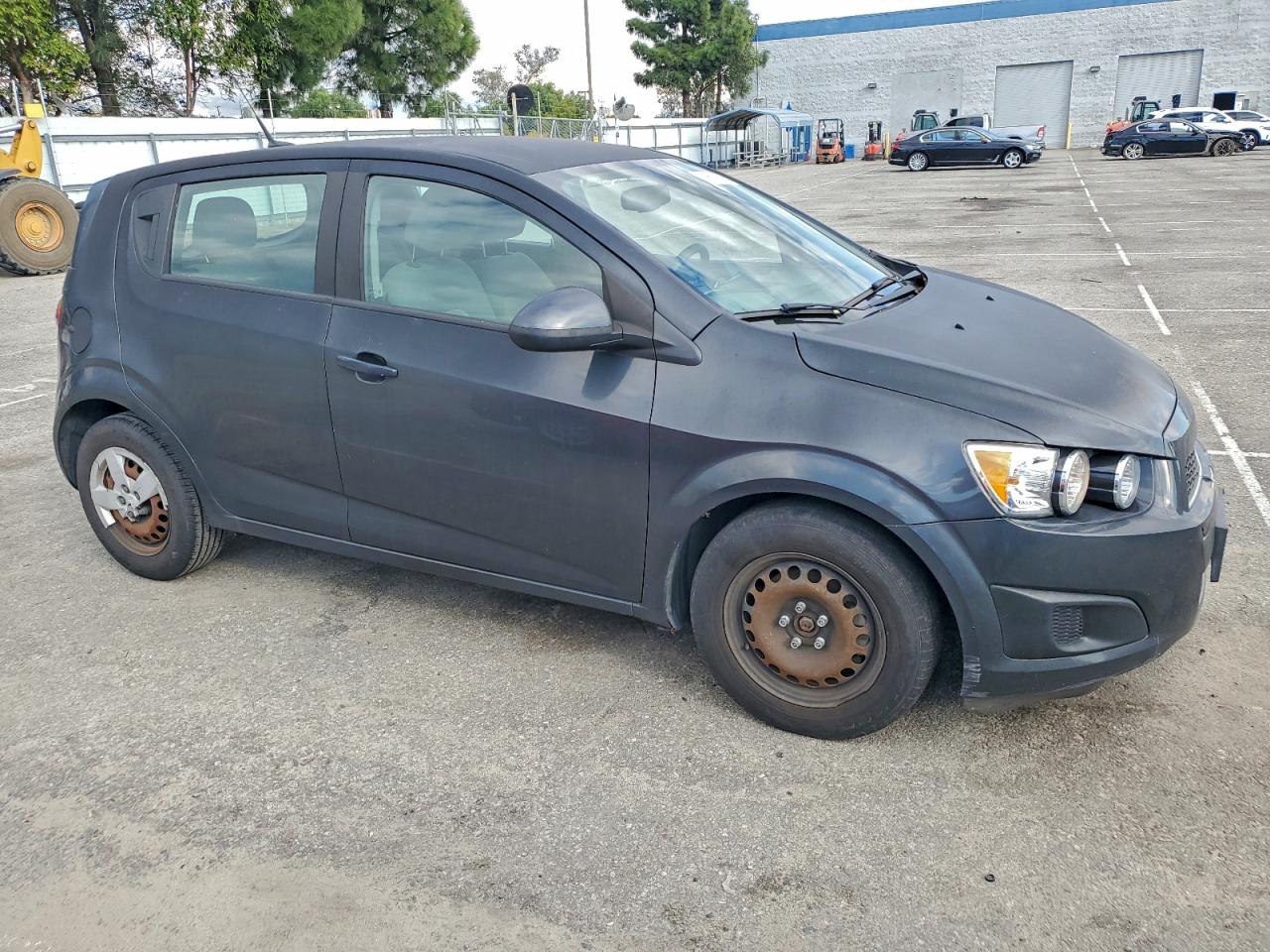 2014 CHEVROLET SONIC LS photo 4