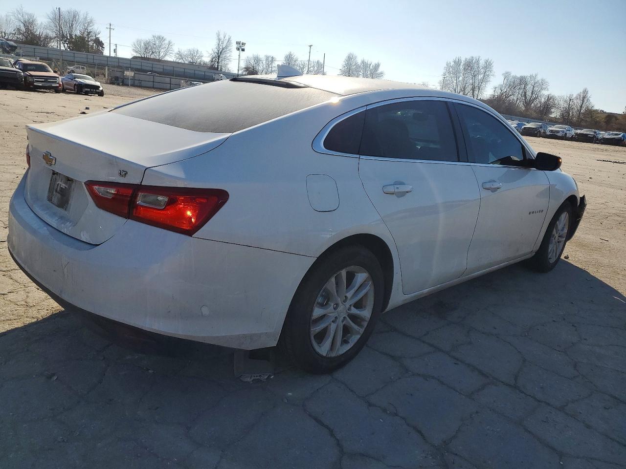 2018 CHEVROLET MALIBU LT photo 3