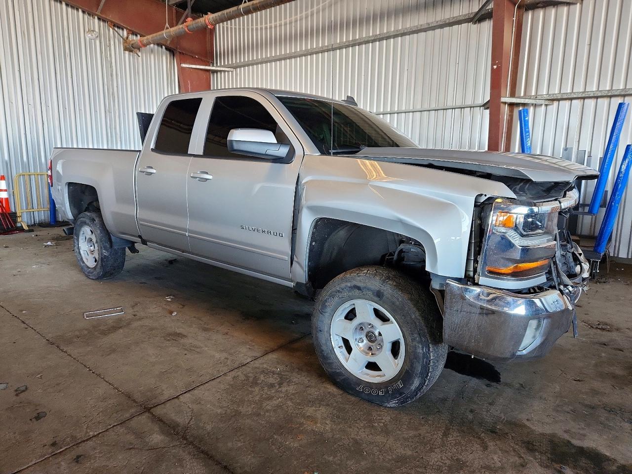 2017 CHEVROLET SILVERADO K1500 LT photo 4