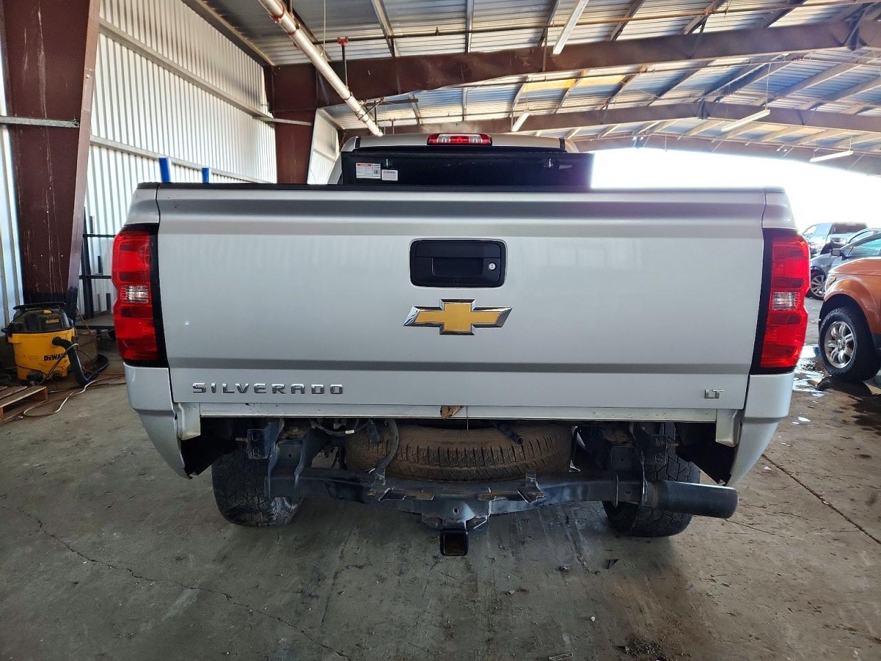 2017 CHEVROLET SILVERADO K1500 LT photo 6
