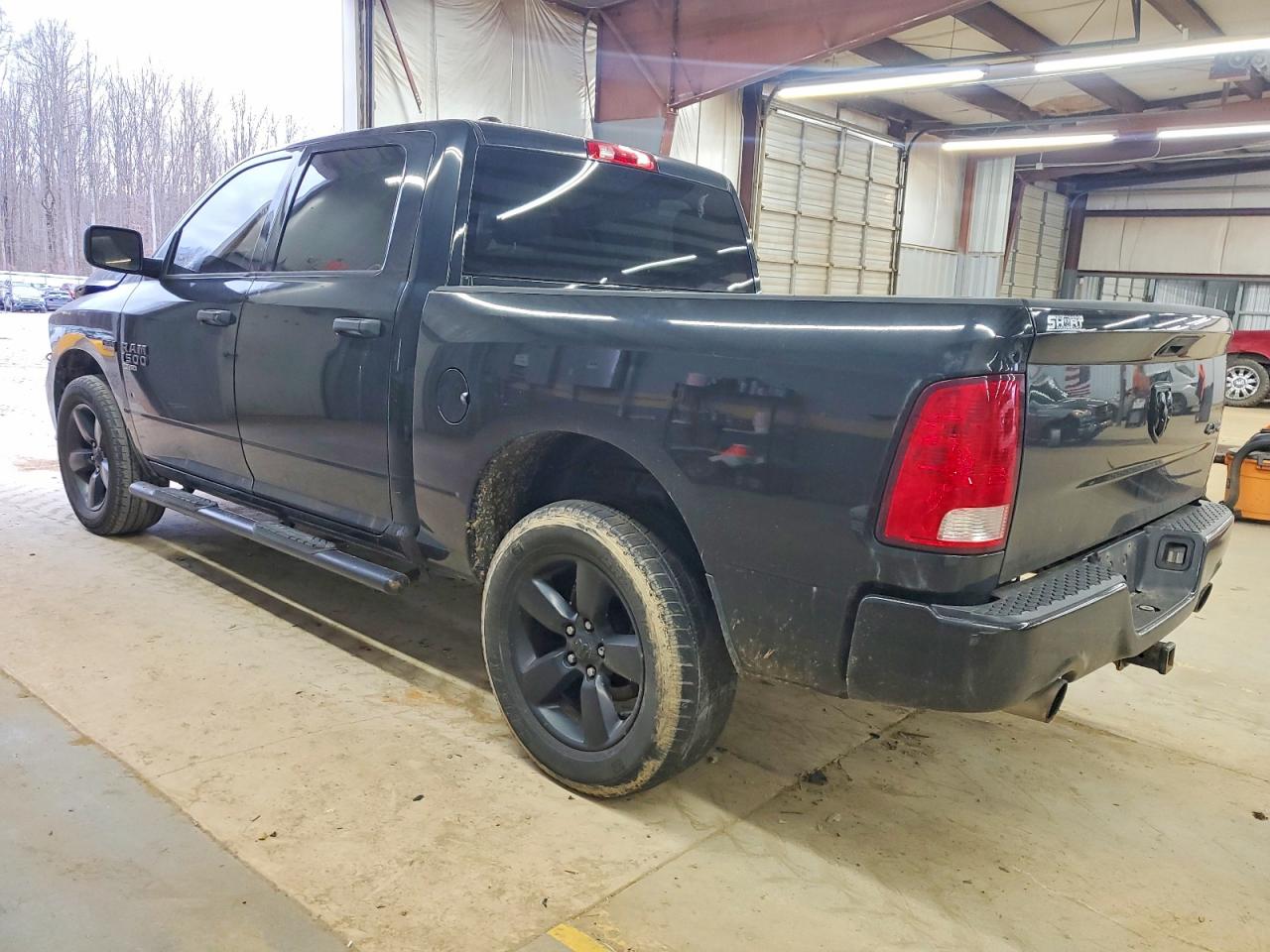 2019 RAM 1500 CLASSIC TRADESMAN photo 2