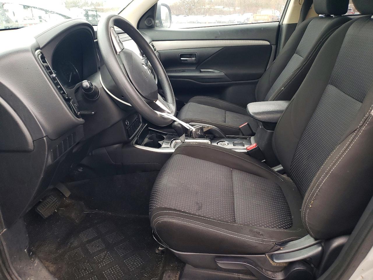 2018 MITSUBISHI OUTLANDER ES photo 7