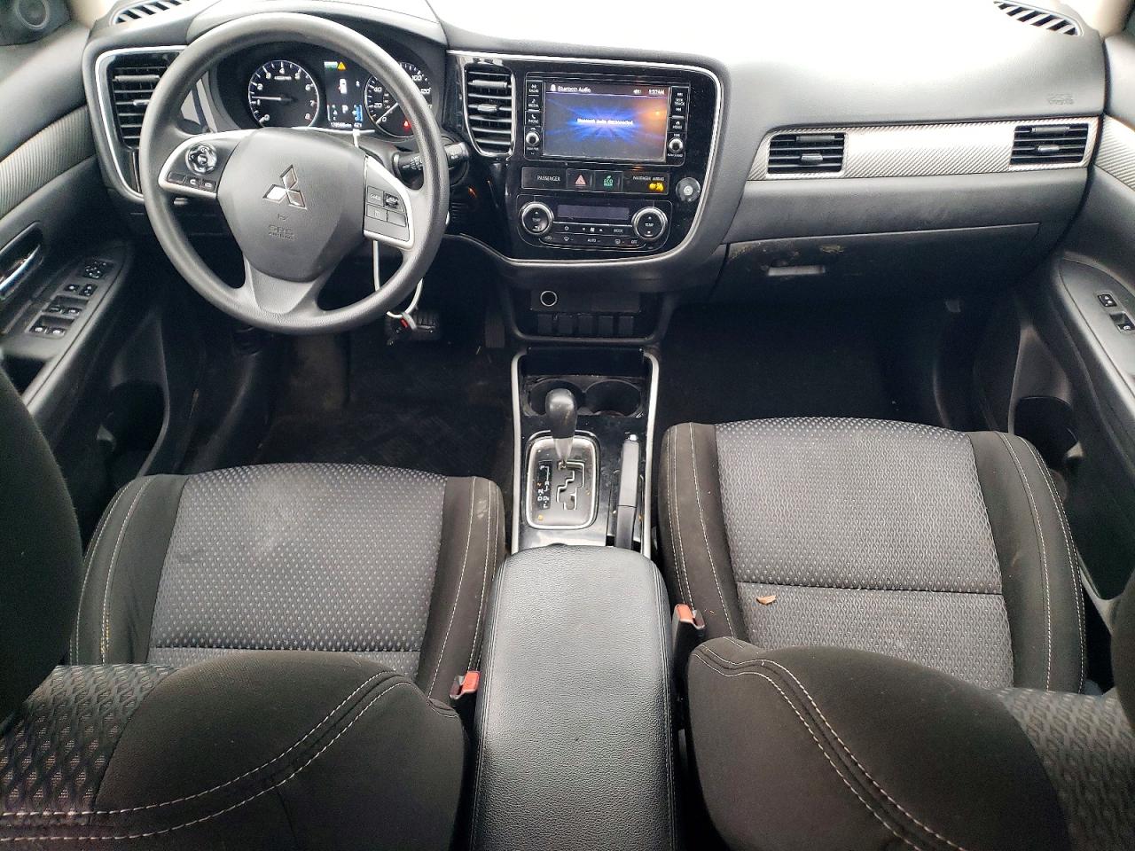 2018 MITSUBISHI OUTLANDER ES photo 8