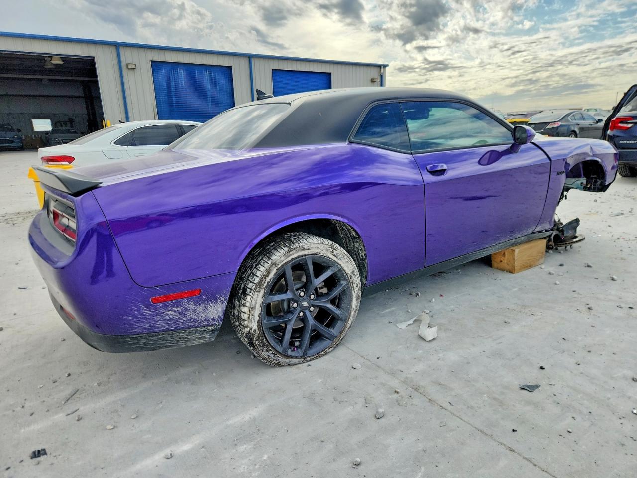 2023 DODGE CHALLENGER R/T photo 3