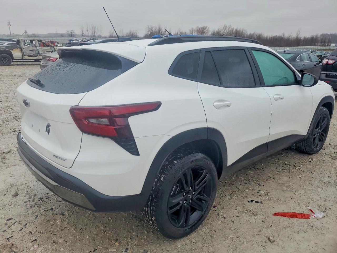 2025 CHEVROLET TRAX ACTIV photo 3