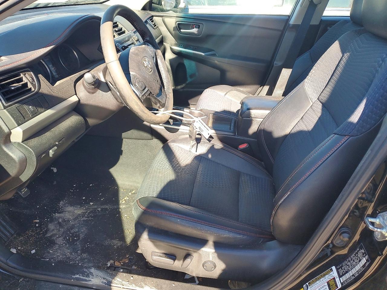 2015 TOYOTA CAMRY LE photo 7