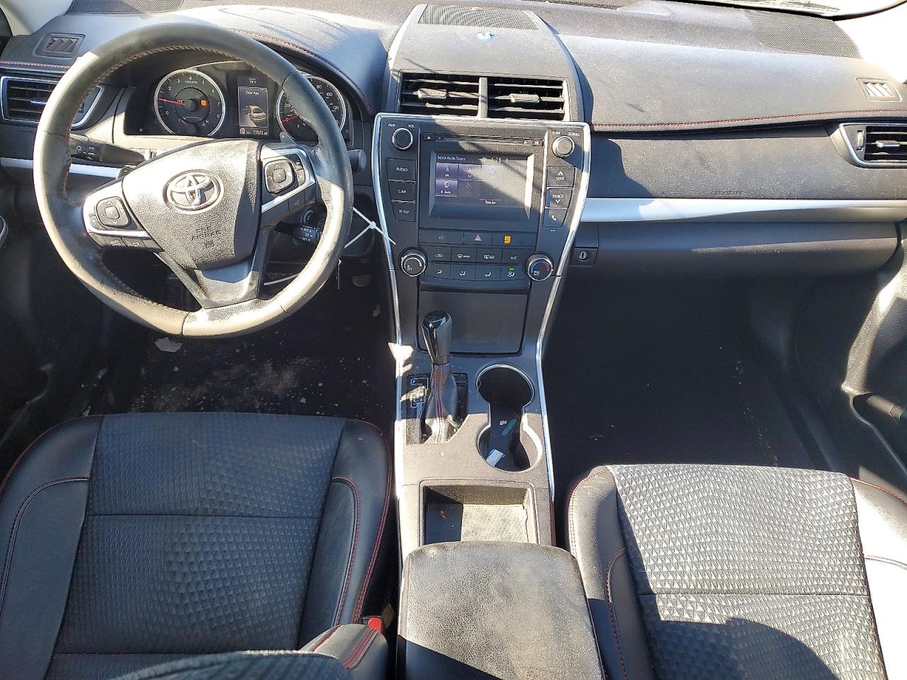 2015 TOYOTA CAMRY LE photo 8