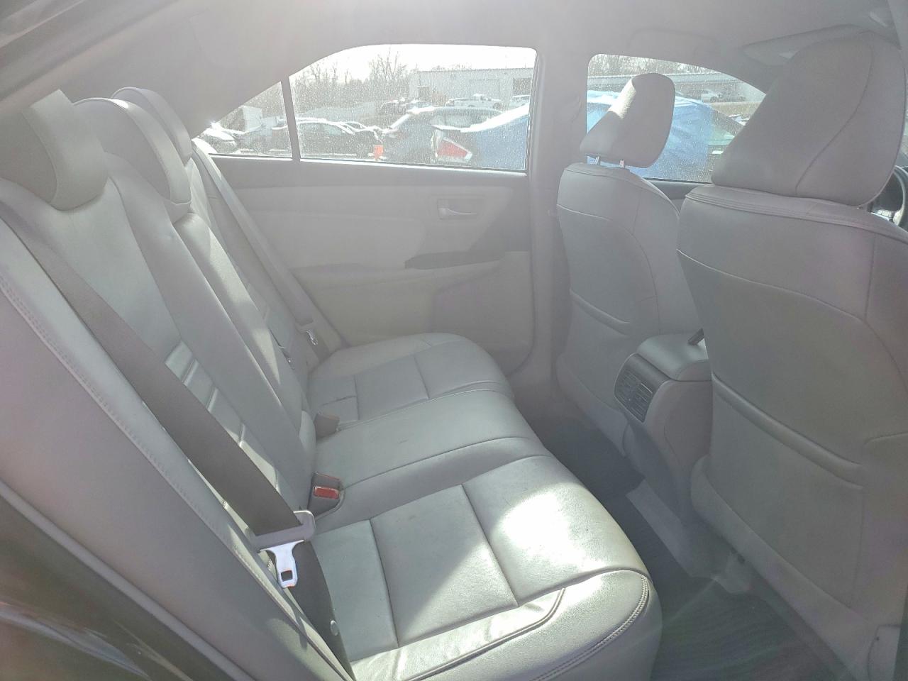 2017 TOYOTA CAMRY LE photo 10