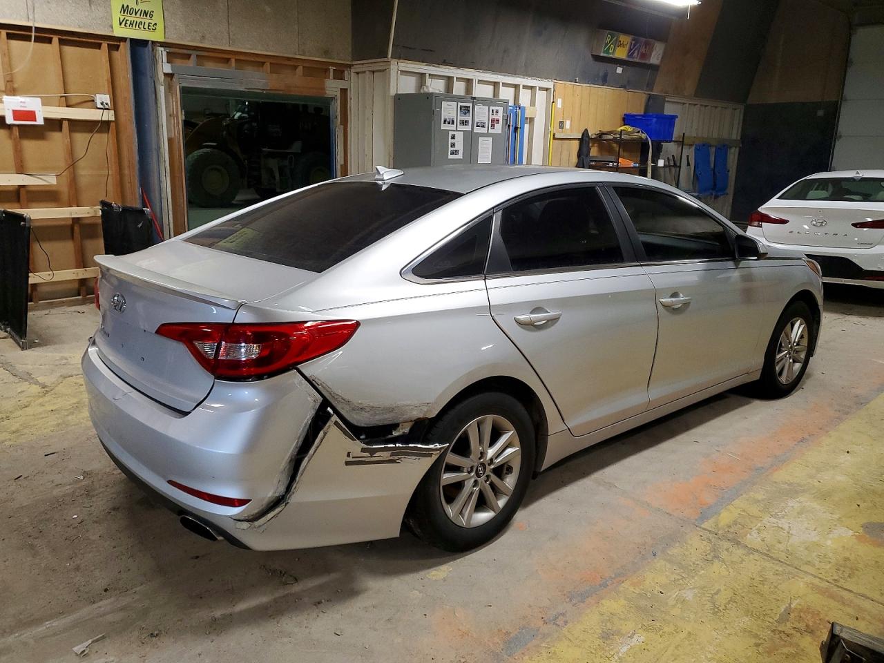 2015 HYUNDAI SONATA SE photo 3