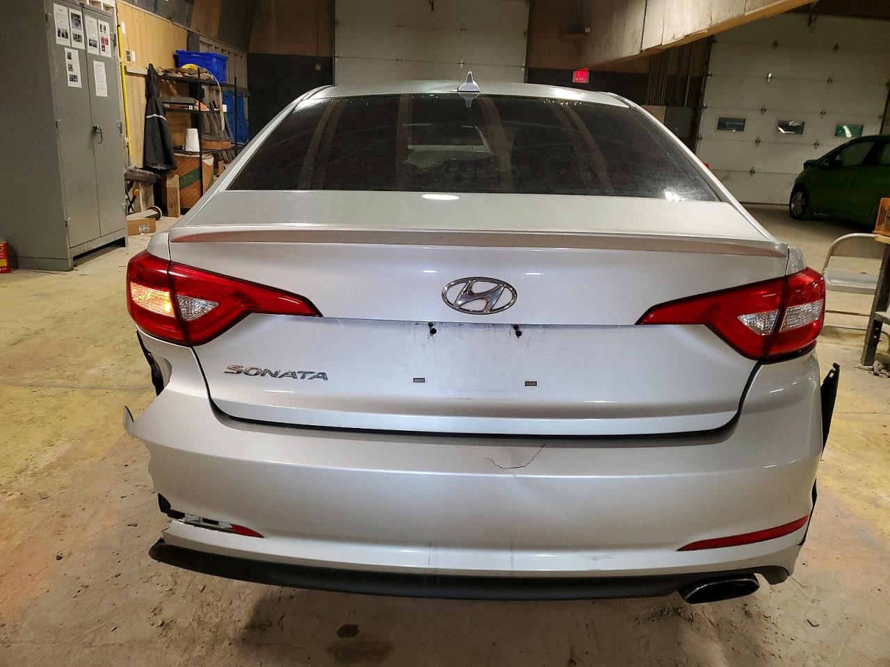 2015 HYUNDAI SONATA SE photo 6
