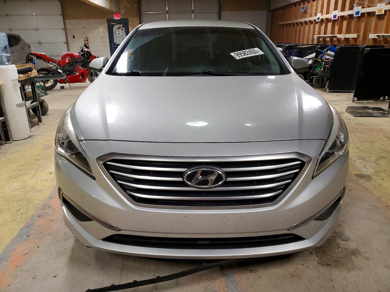 2015 HYUNDAI SONATA SE photo 5