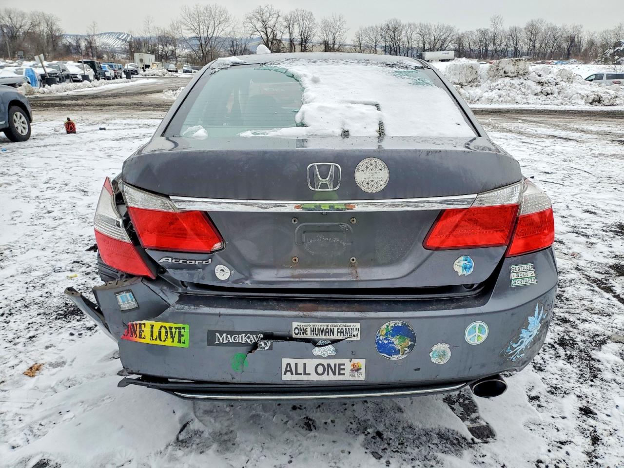 2013 HONDA ACCORD LX photo 16