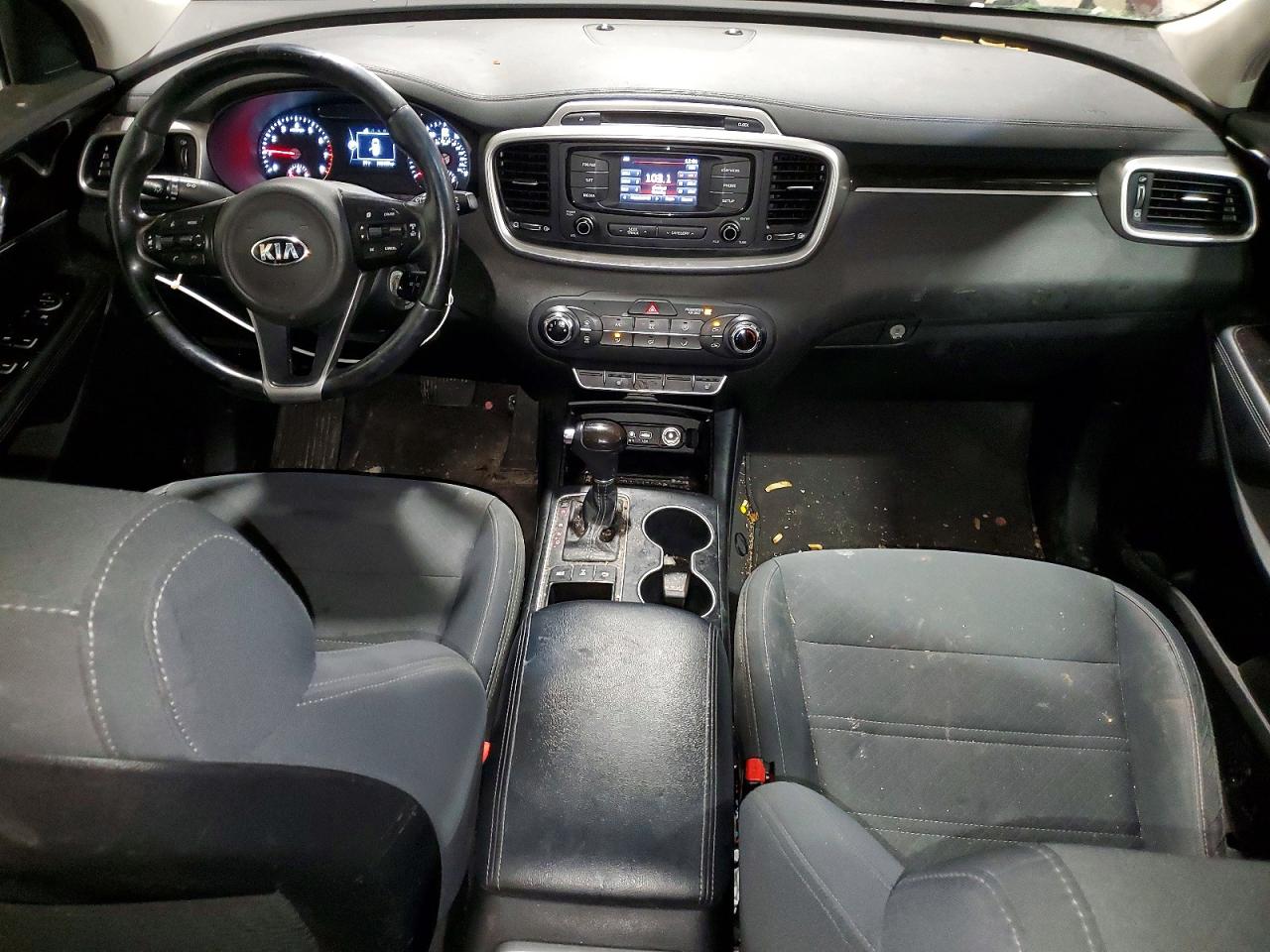 2016 KIA SORENTO LX photo 15