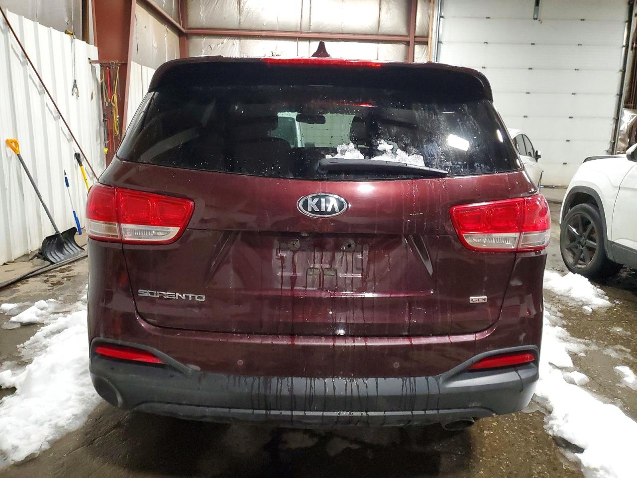 2016 KIA SORENTO LX photo 11