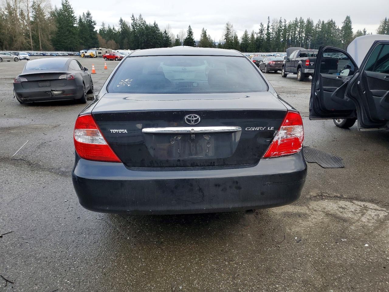 2004 TOYOTA CAMRY LE photo 6