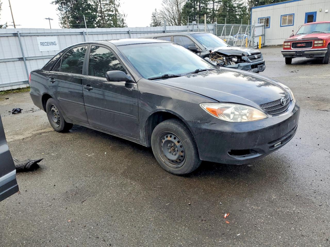 2004 TOYOTA CAMRY LE photo 4