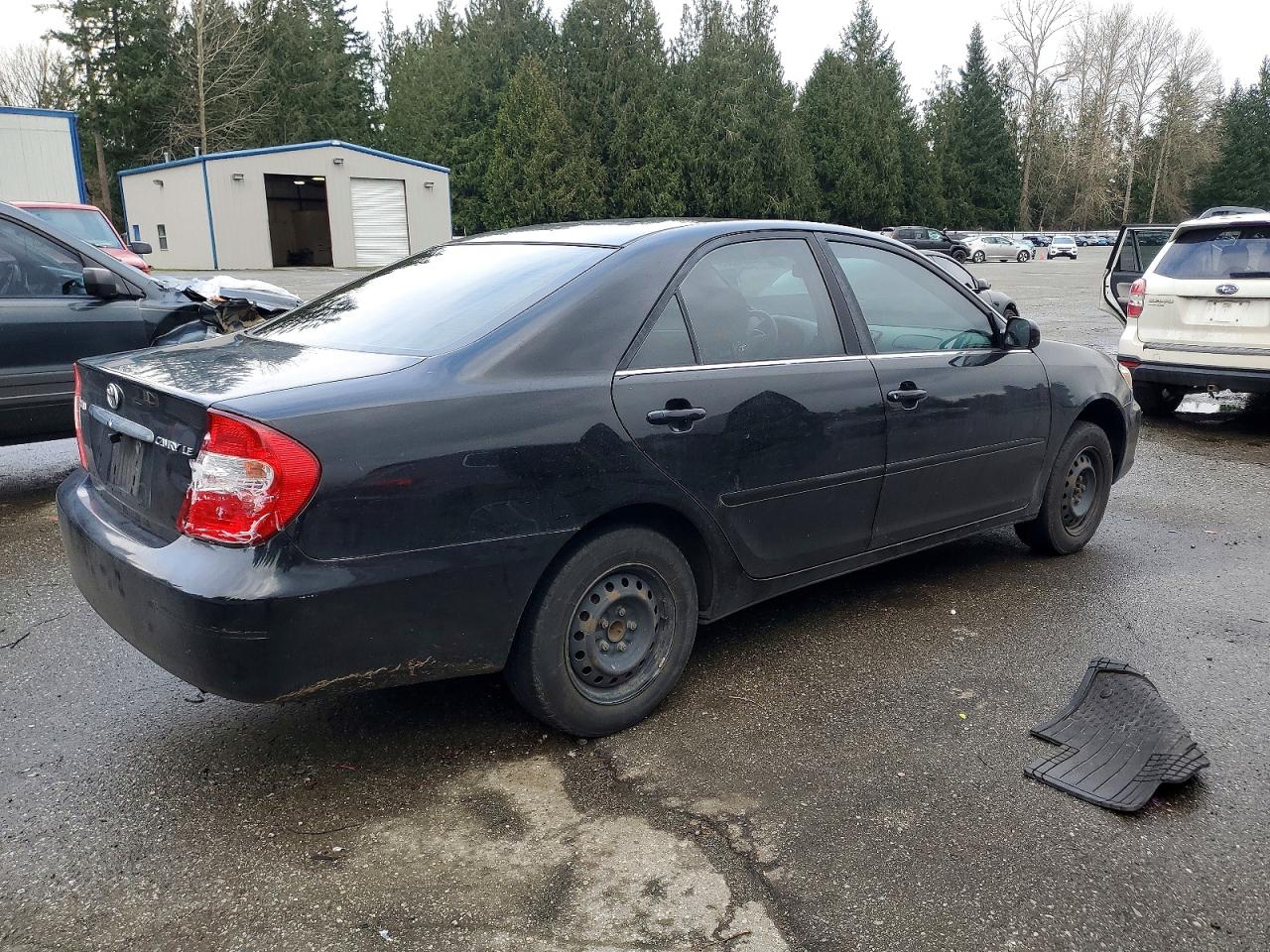 2004 TOYOTA CAMRY LE photo 3