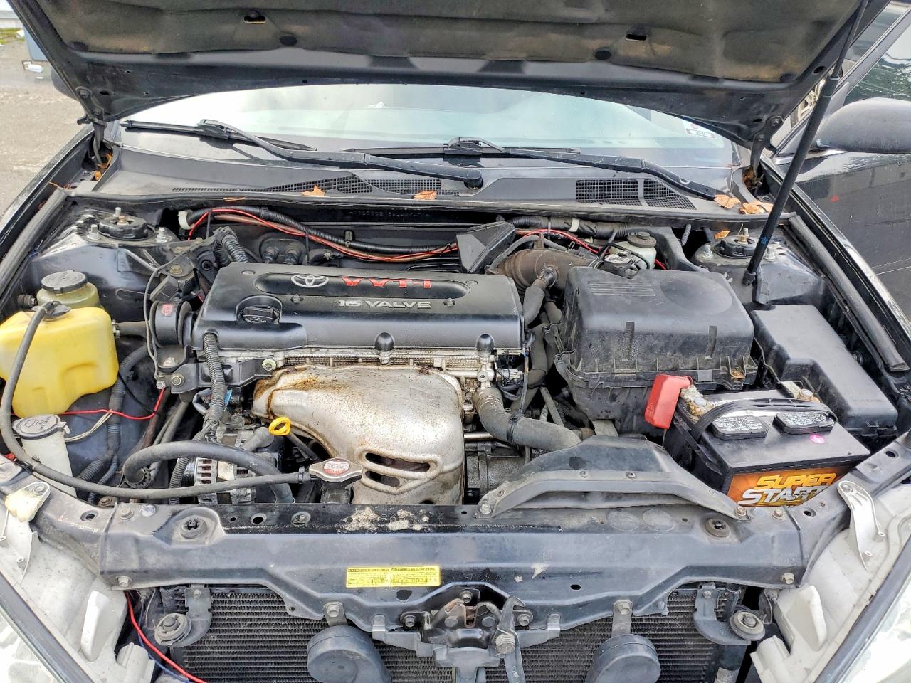 2004 TOYOTA CAMRY LE photo 11