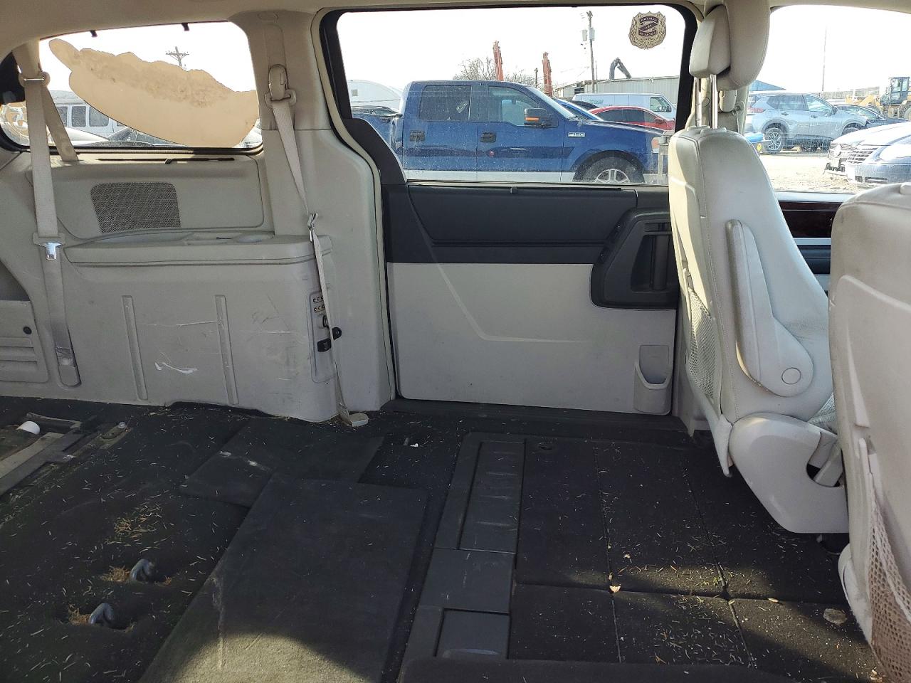 2010 CHRYSLER TOWN & COUNTRY TOURING PLUS photo 11