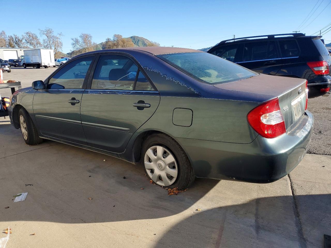 2002 TOYOTA CAMRY LE photo 2