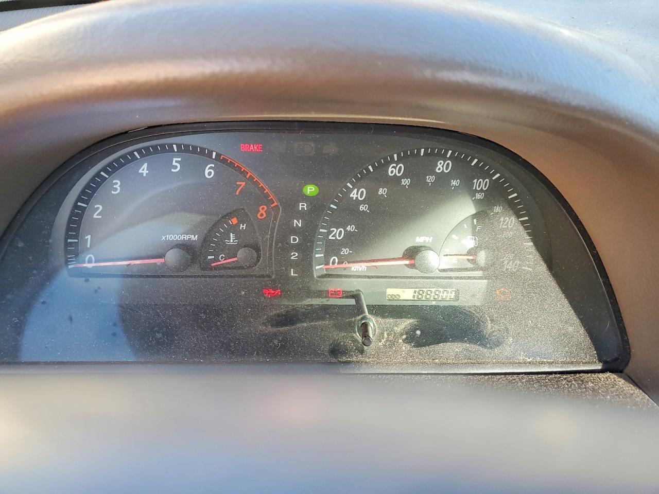2002 TOYOTA CAMRY LE photo 9