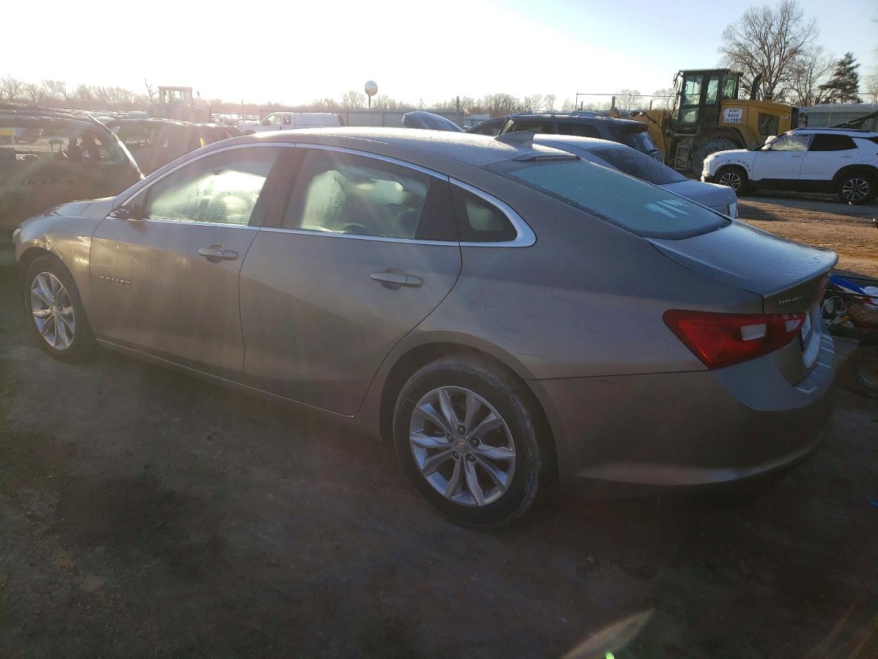 2023 CHEVROLET MALIBU LT photo 2