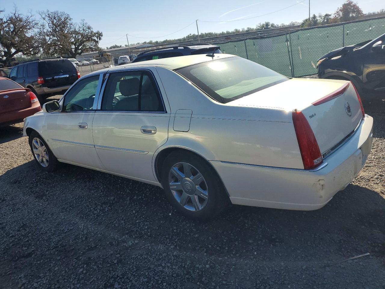 2007 CADILLAC DTS photo 2