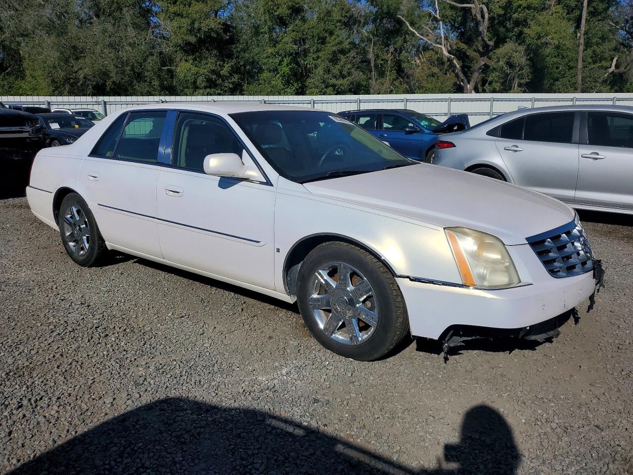 2007 CADILLAC DTS photo 4
