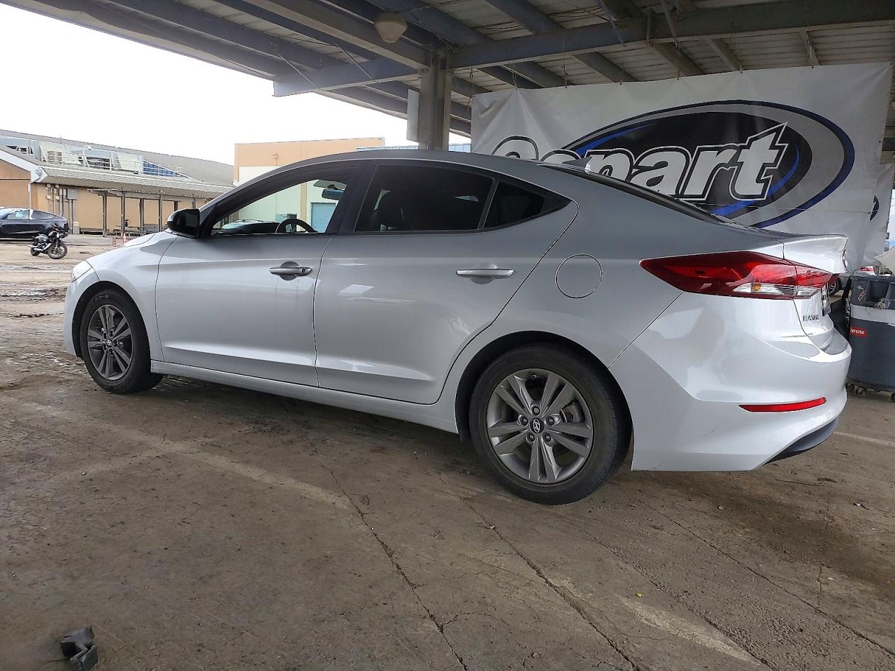 2018 HYUNDAI ELANTRA SEL photo 2