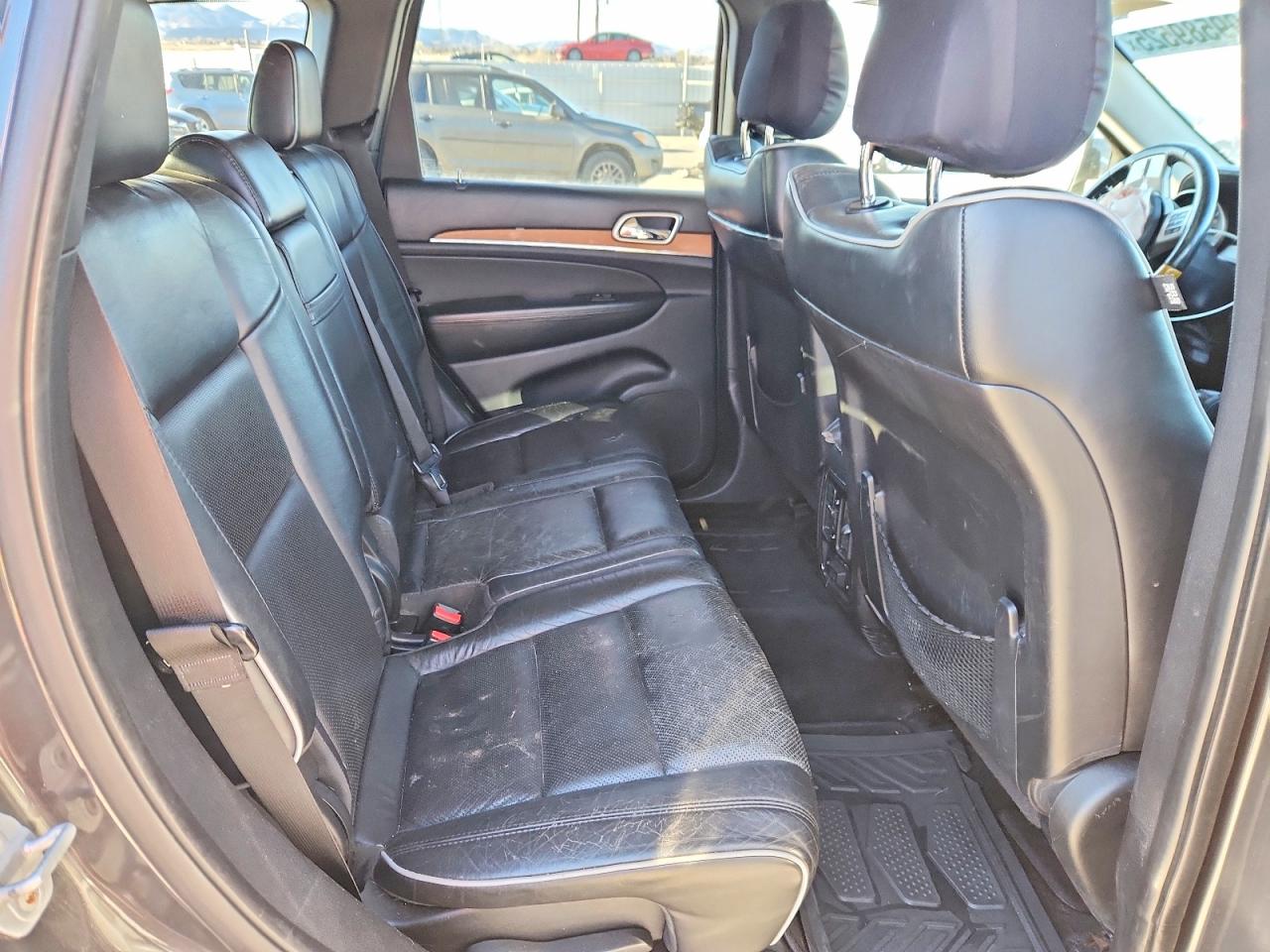 2011 JEEP GRAND CHEROKEE OVERLAND photo 11