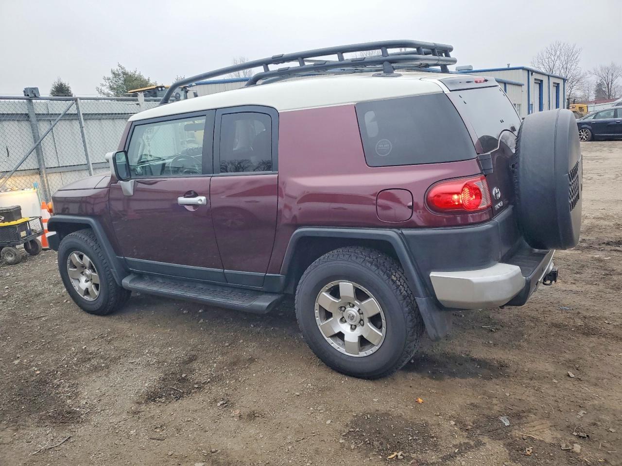 2007 TOYOTA FJ CRUISER photo 2