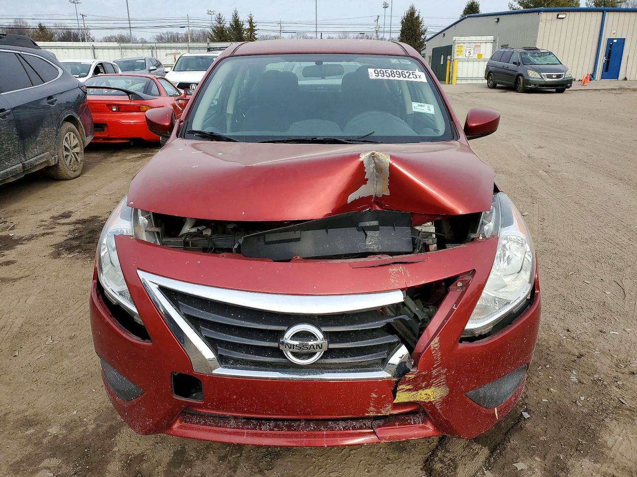 2019 NISSAN VERSA S photo 5