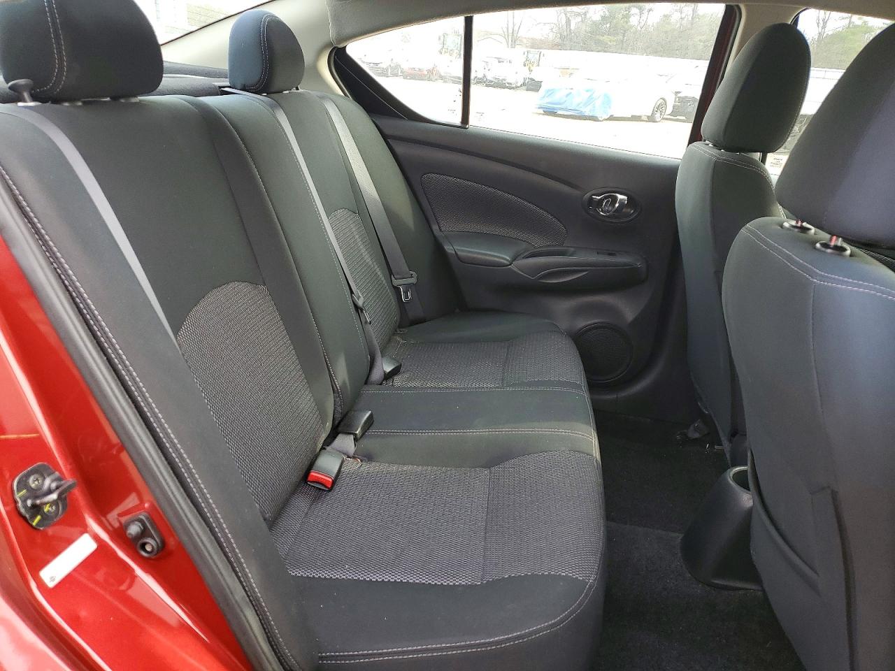2019 NISSAN VERSA S photo 10