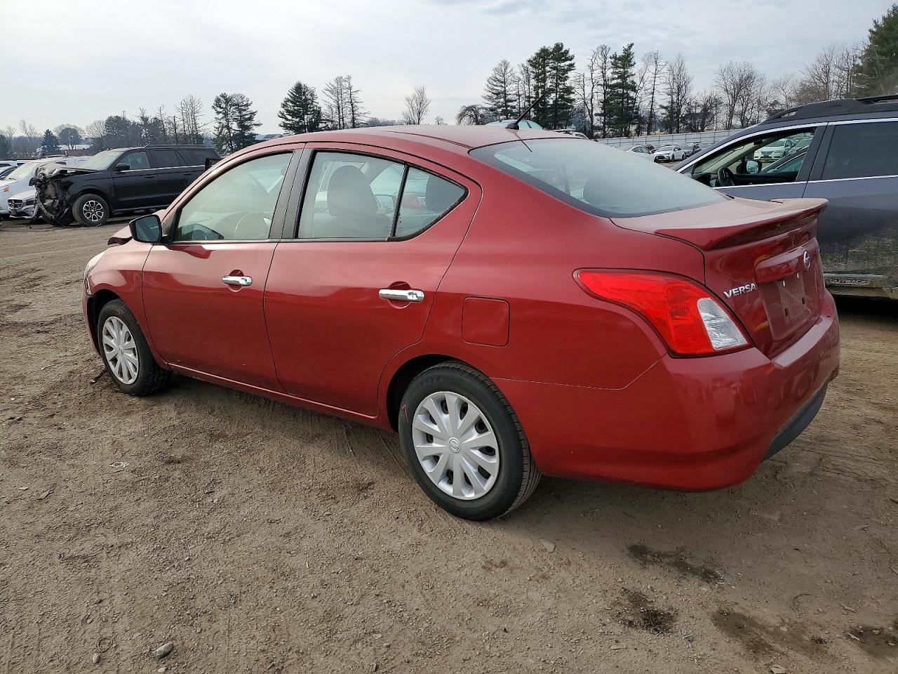 2019 NISSAN VERSA S photo 2