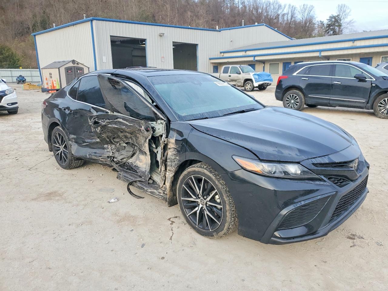 2022 TOYOTA CAMRY SE photo 4