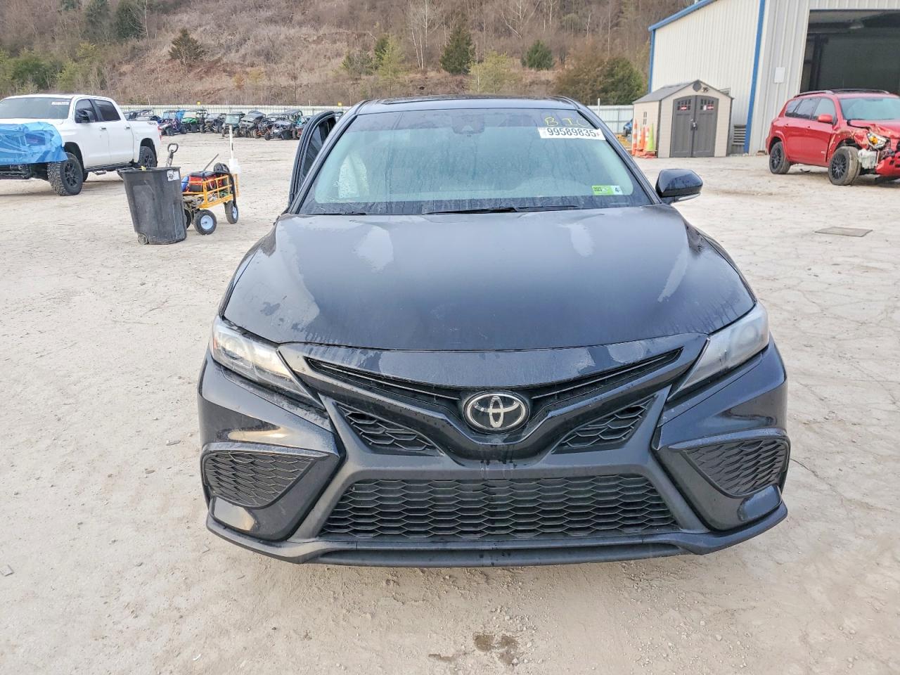 2022 TOYOTA CAMRY SE photo 5