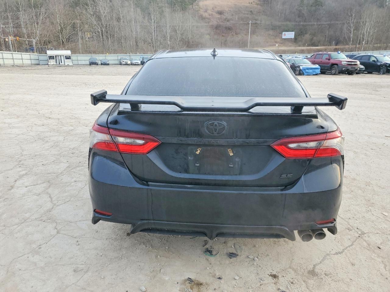 2022 TOYOTA CAMRY SE photo 6