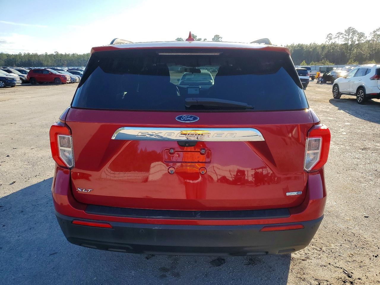 2020 FORD EXPLORER XLT photo 16