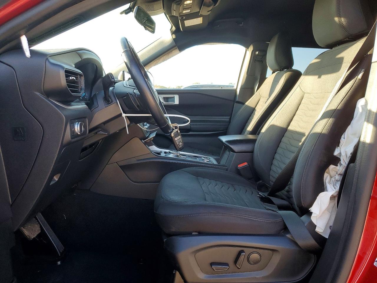 2020 FORD EXPLORER XLT photo 19